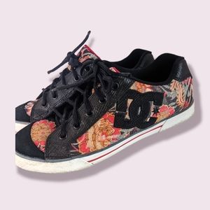 WOMENS DC CHELSEA SKATE SHOE SZ 10 wide flower pattern